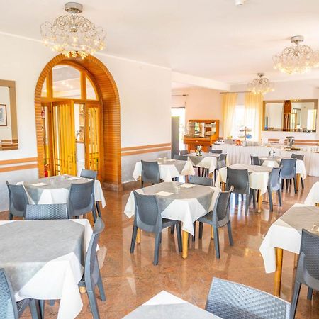 Hotel Bella Peschiera Песк'єра-дель-Гарда Екстер'єр фото
