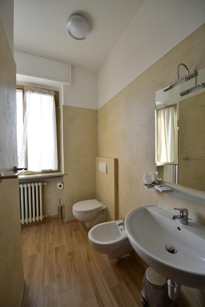 Hotel Bella Peschiera Песк'єра-дель-Гарда Екстер'єр фото