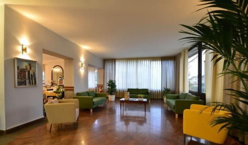 Hotel Bella Peschiera Песк'єра-дель-Гарда Екстер'єр фото