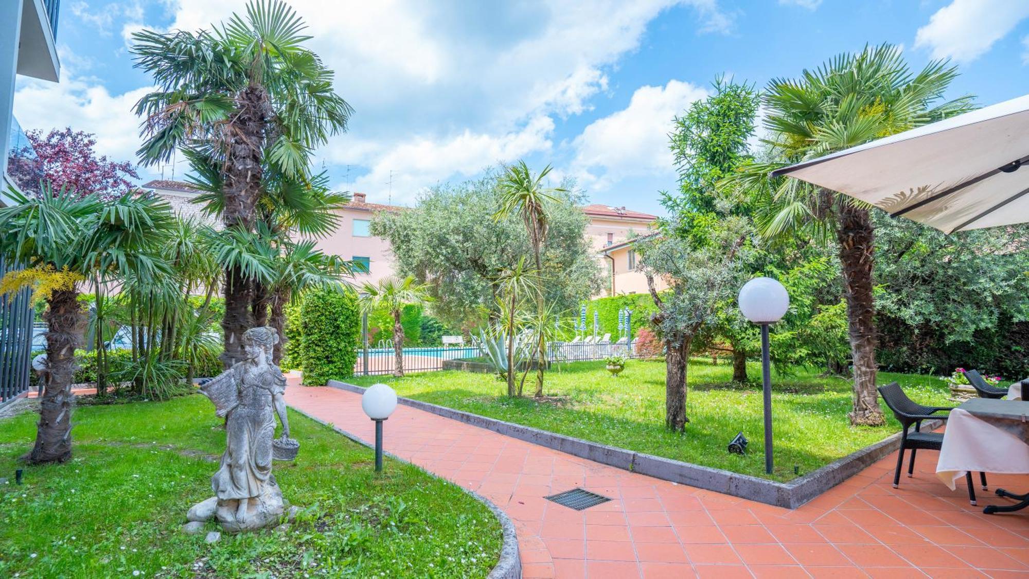 Hotel Bella Peschiera Песк'єра-дель-Гарда Екстер'єр фото