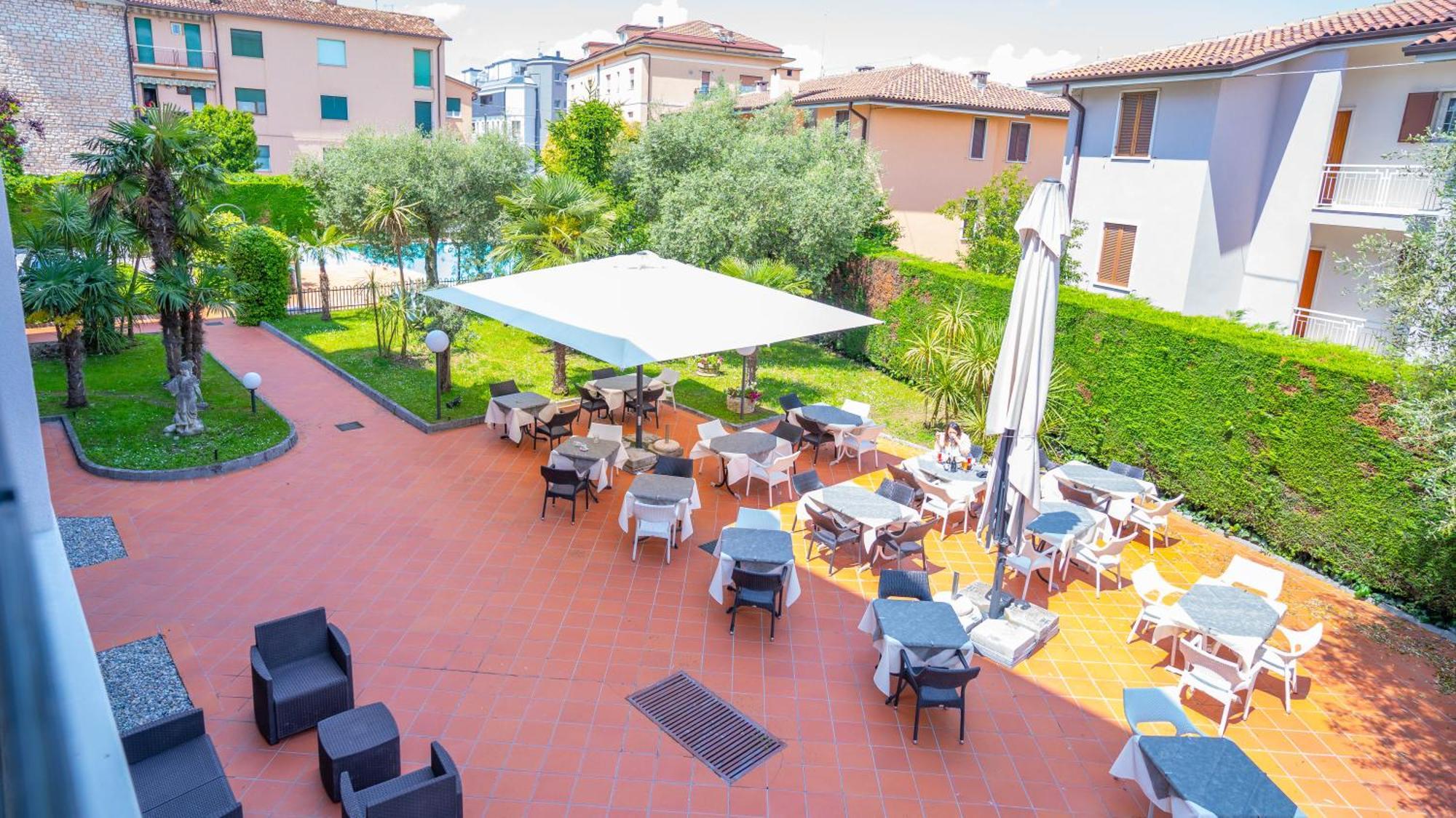 Hotel Bella Peschiera Песк'єра-дель-Гарда Екстер'єр фото