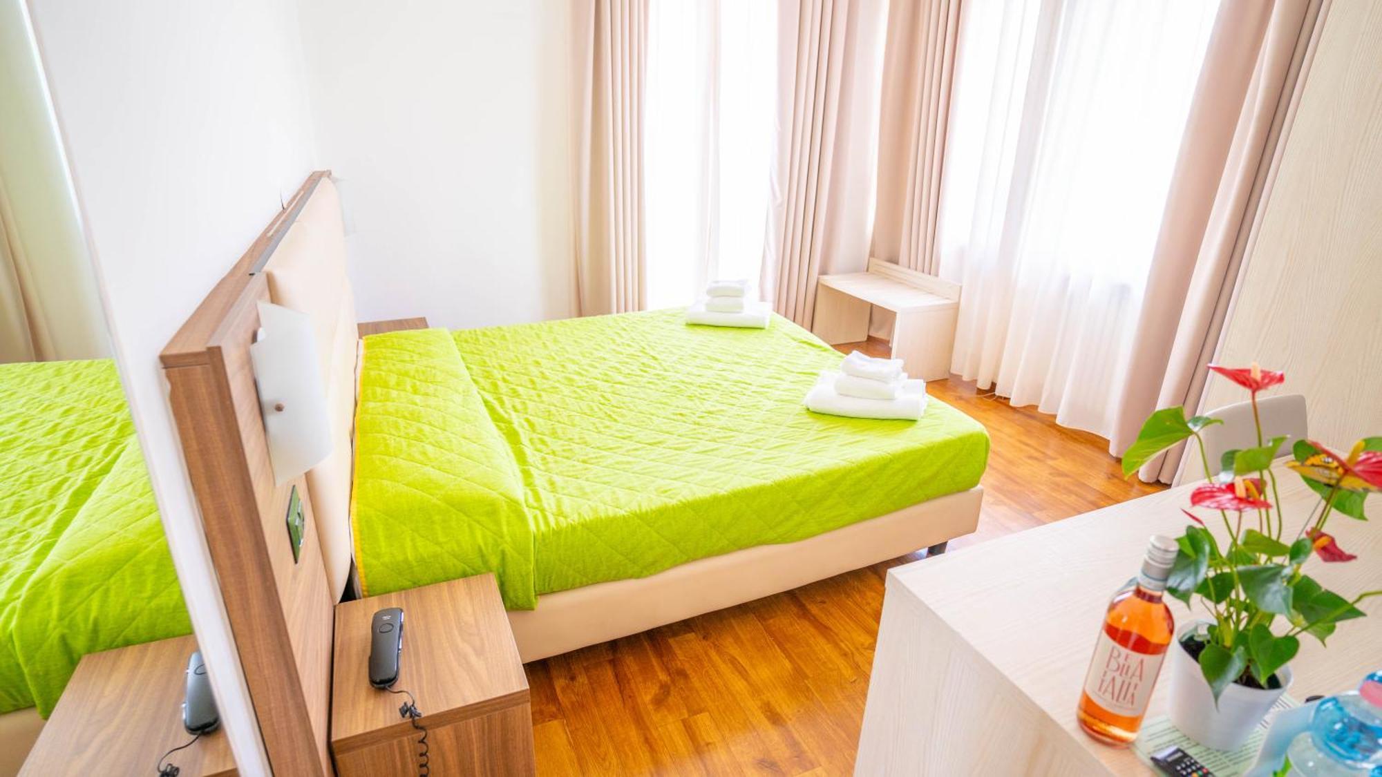 Hotel Bella Peschiera Песк'єра-дель-Гарда Екстер'єр фото