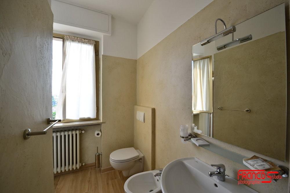 Hotel Bella Peschiera Песк'єра-дель-Гарда Екстер'єр фото