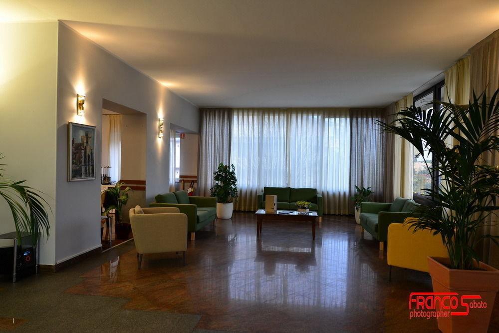 Hotel Bella Peschiera Песк'єра-дель-Гарда Екстер'єр фото
