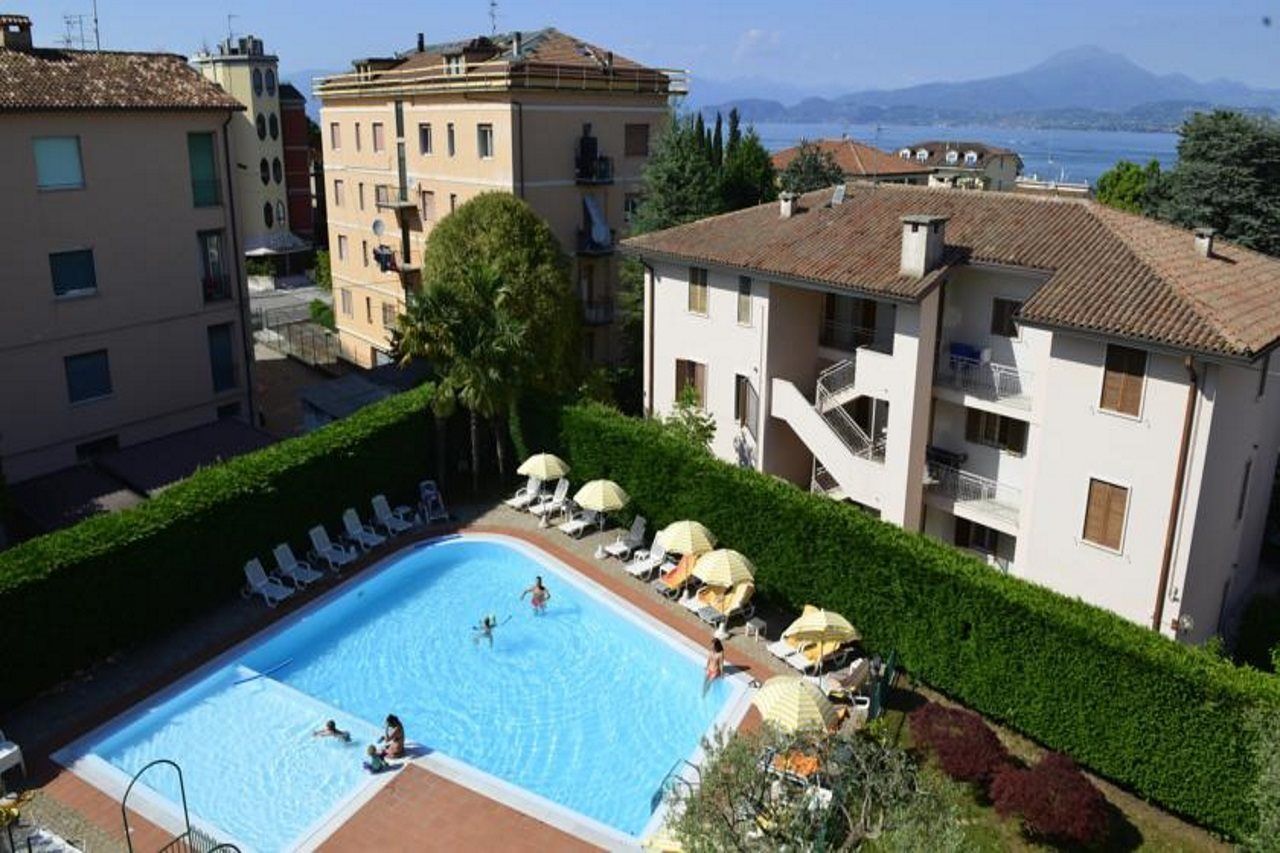 Hotel Bella Peschiera Песк'єра-дель-Гарда Екстер'єр фото