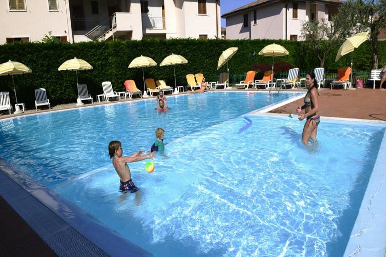 Hotel Bella Peschiera Песк'єра-дель-Гарда Екстер'єр фото