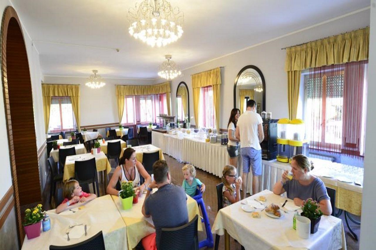 Hotel Bella Peschiera Песк'єра-дель-Гарда Екстер'єр фото